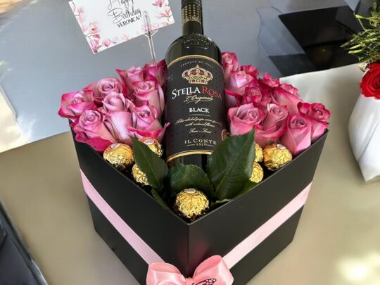 Caja de Rosas chocolates y Vino