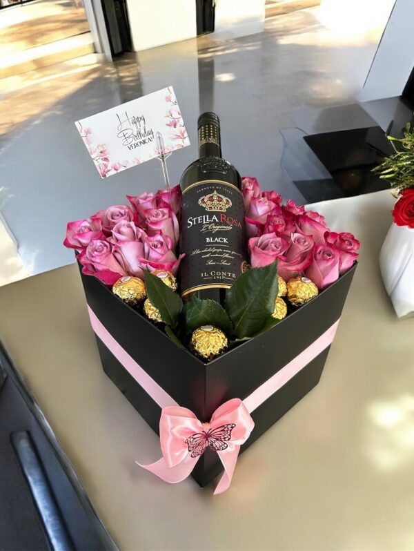 Caja de Rosas chocolates y Vino