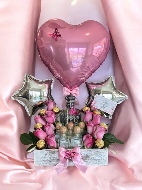 Título Sugerido: Brindis de Amor: Tequila, Rosas y Chocolates para Celebrar